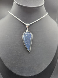 Flashy Labradorite
